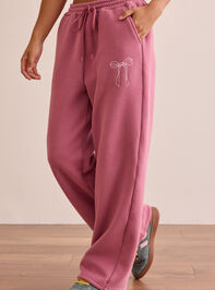 Snuggle Bow Sweatpants Detail 4 - TULLABEE