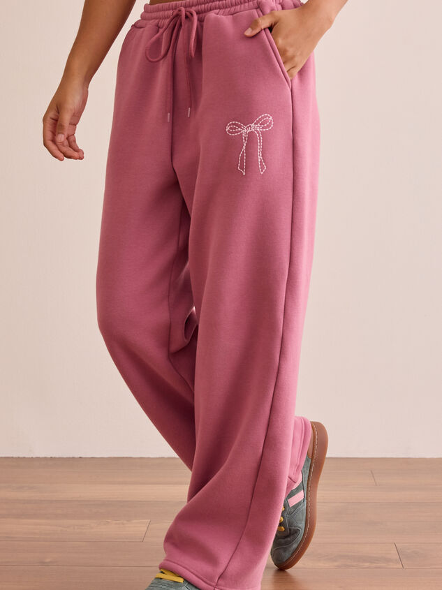 Snuggle Bow Sweatpants Detail 4 - TULLABEE