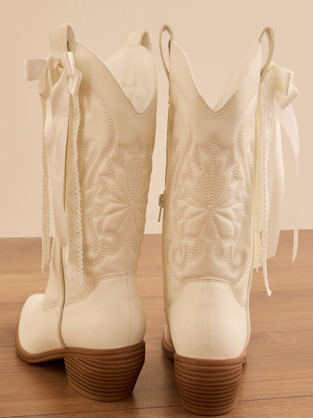 Leila Bow Western Boots Detail 3 - TULLABEE