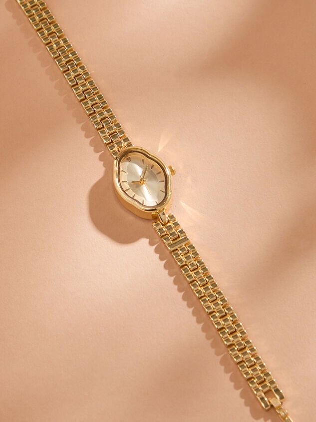 Gold Oblong Link Watch Detail 2 - TULLABEE