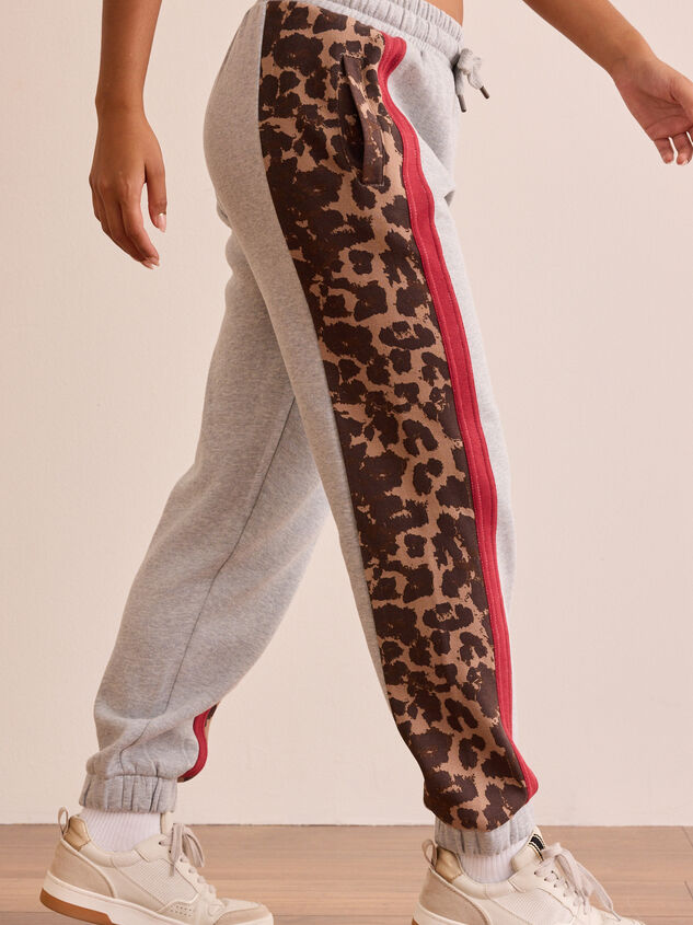 Too Fast Leopard Joggers Detail 4 - TULLABEE