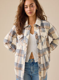 Cole Fleece Shacket Detail 2 - TULLABEE