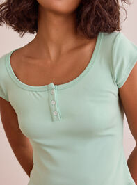 Soaring High Fitted Tee Detail 2 - TULLABEE