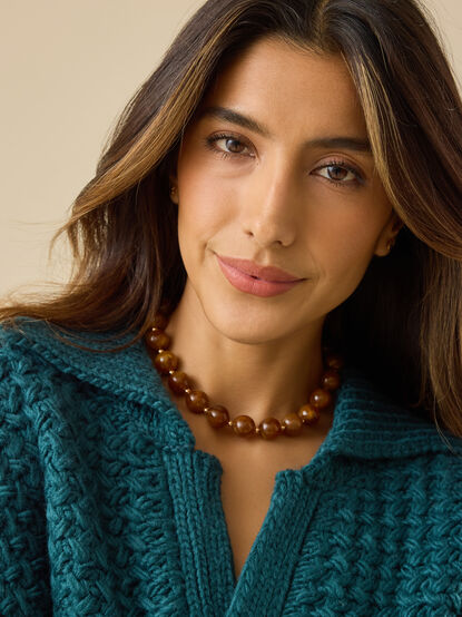 Toffee Round Resin Statement Choker - TULLABEE