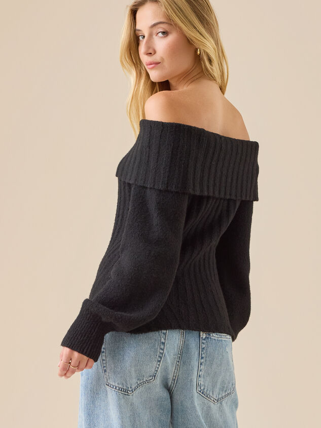 Molly Off-Shoulder Sweater Detail 5 - TULLABEE