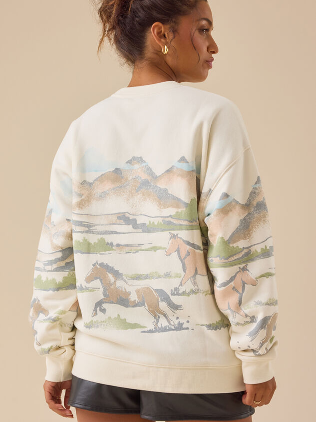 Running Horses Fleece Pullover Detail 5 - TULLABEE
