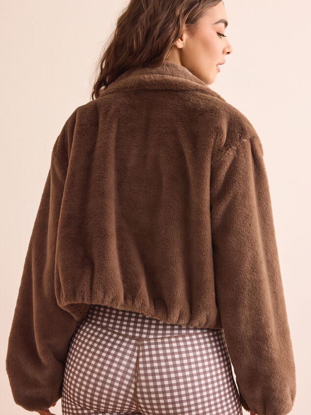 Luxe Warmth Faux Fur Jacket Detail 4 - TULLABEE