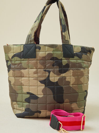 Reese Camo Quilted Travel Tote - TULLABEE