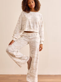 Modern Motion Camo Pants - TULLABEE