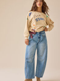 Howdy Graphic Crewneck Detail 3 - TULLABEE