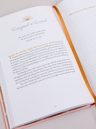 Seven-Minute Morning Journal Detail 2 - TULLABEE