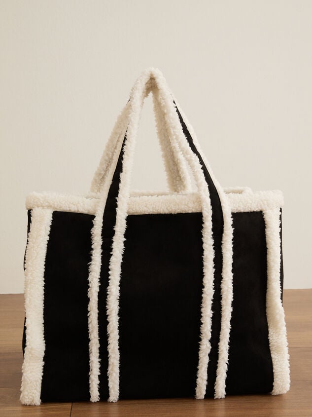 Yukon Sherpa Lined Tote Bag Detail 4 - TULLABEE