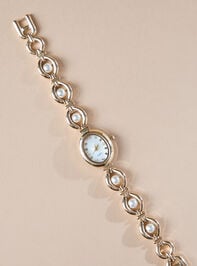 Pearl Oval Face Watch Detail 2 - TULLABEE