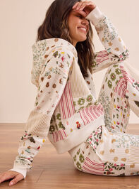 Christmas Patchwork Hoodie Detail 3 - TULLABEE