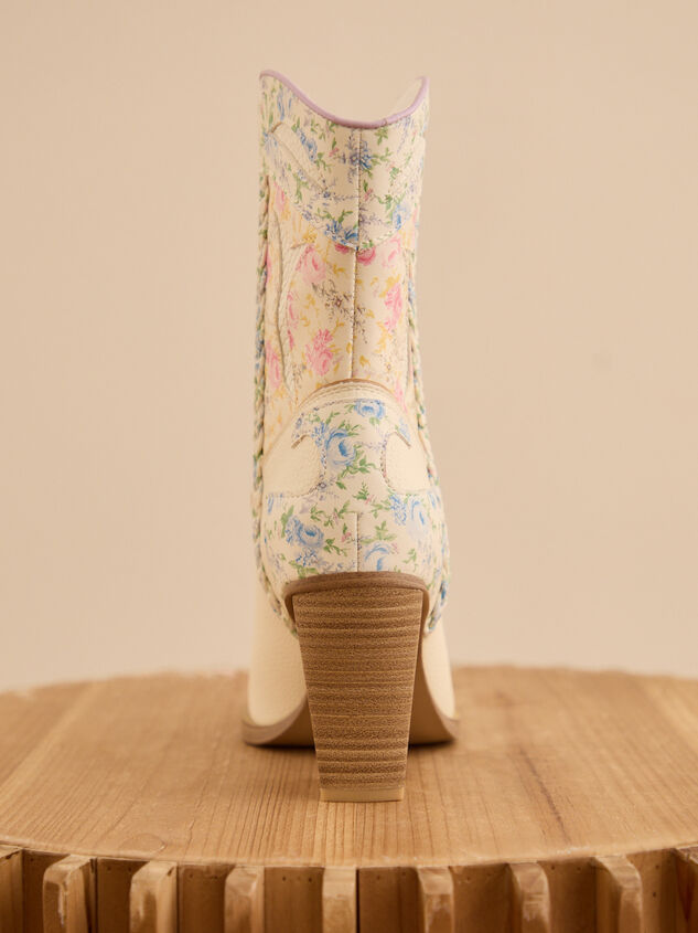Nell Floral Boot Detail 3 - TULLABEE
