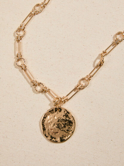 Martha Hammered Coin Statement Necklace - TULLABEE