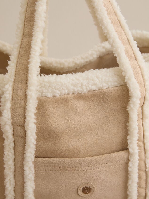 Yukon Sherpa Lined Tote Bag Detail 3 - TULLABEE