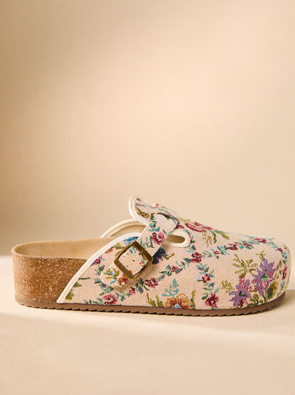 Lorenna Floral Tapestry Platform Clogs - TULLABEE
