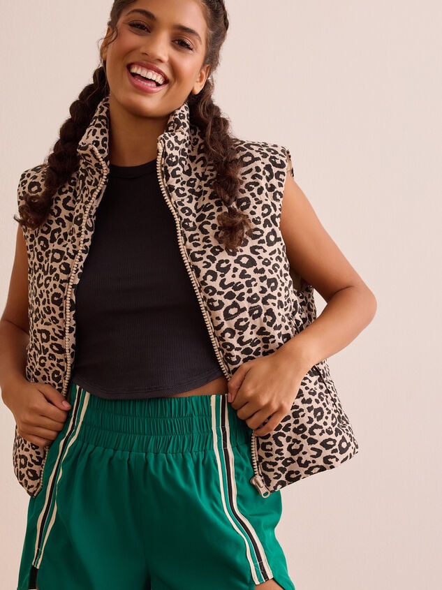 Level Up Leopard Puffer Vest Detail 2 - TULLABEE