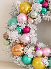 Flocked Silver Decorated Wreath Detail 2 - TULLABEE
