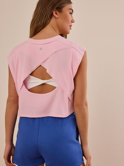 Power Play Flowy Tee - TULLABEE