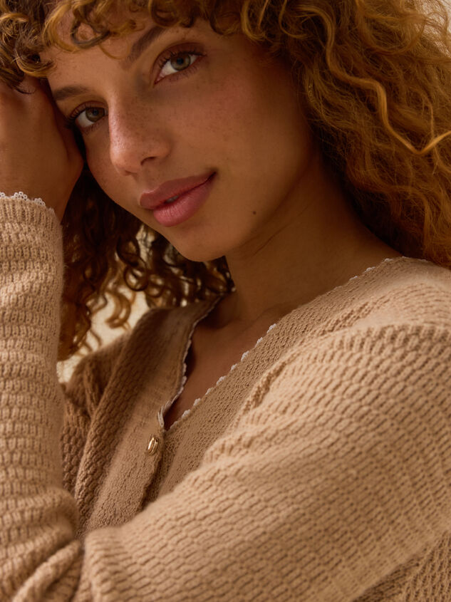 Hillary Scallop Trim Cardigan Detail 6 - TULLABEE