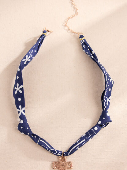 Hammered Cross Scarf Necklace - TULLABEE