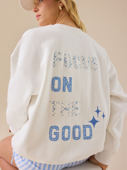 Focus On The Good Crewneck - TULLABEE