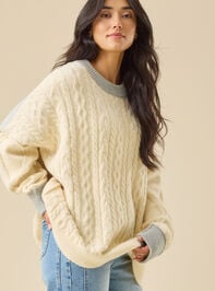 Cecily Oversized Cable Sweater Detail 3 - TULLABEE