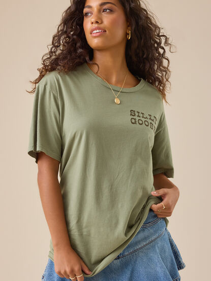 Silly Goose Oversized Graphic Tee - TULLABEE