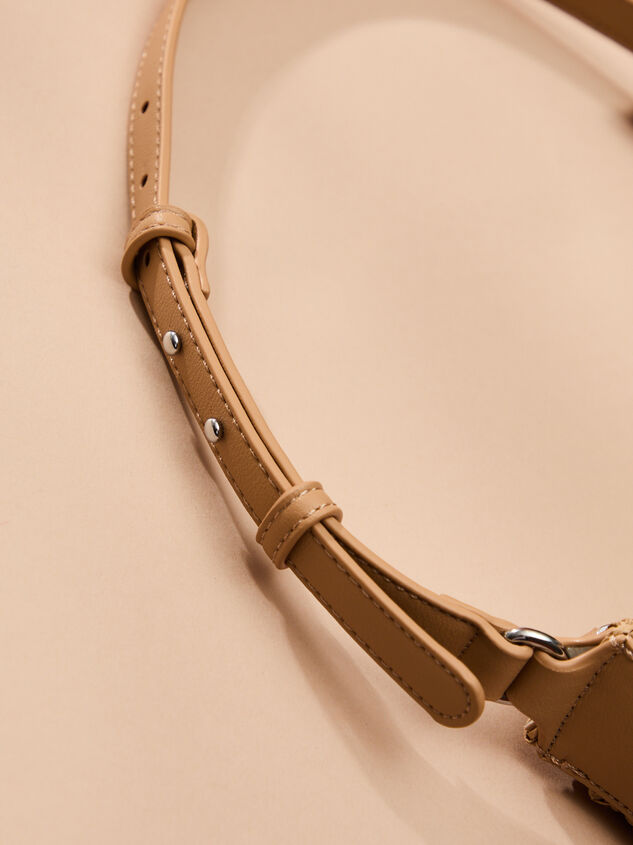 Straw Woven Shoulder Bag Detail 2 - TULLABEE