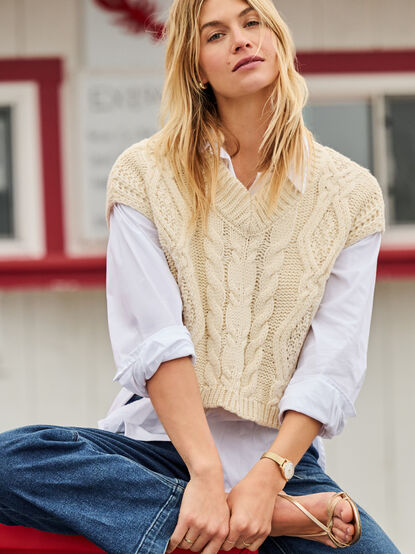 Rowlan Cable Knit Vest - TULLABEE