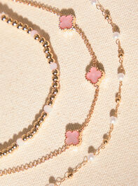 Dainty Clover Pearl Bracelet Set Detail 3 - TULLABEE