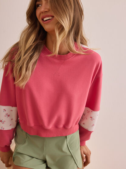 Floral Finds Stitched Pullover - TULLABEE