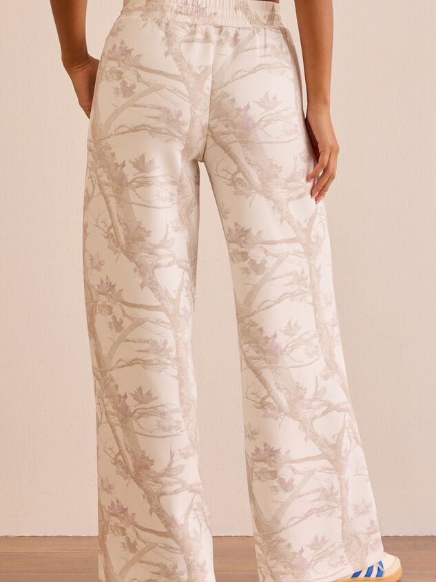 Supersoft Camo Wide Leg Sweatpants Detail 5 - TULLABEE