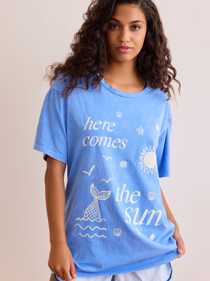 Here Comes The Sun Graphic Tee - TULLABEE