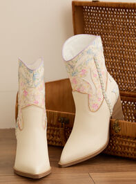 Nell Floral Boot Detail 3 - TULLABEE