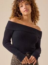 Vivianne Off-Shoulder Sweater Detail 2 - TULLABEE