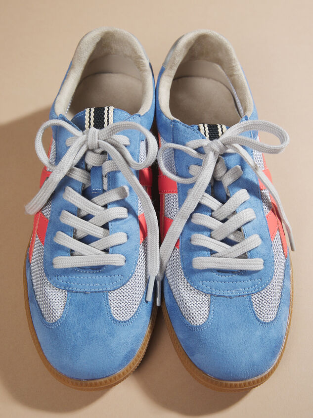 Sasha Sneakers Detail 3 - TULLABEE