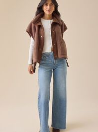 Nina Oversized Sherpa Vest Detail 3 - TULLABEE