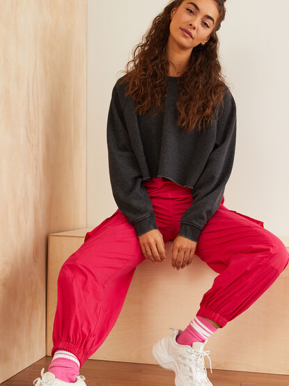 Pump It Up Crew Pullover - TULLABEE
