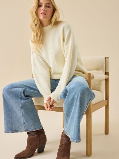 Kathryn Oversized Sweater - TULLABEE