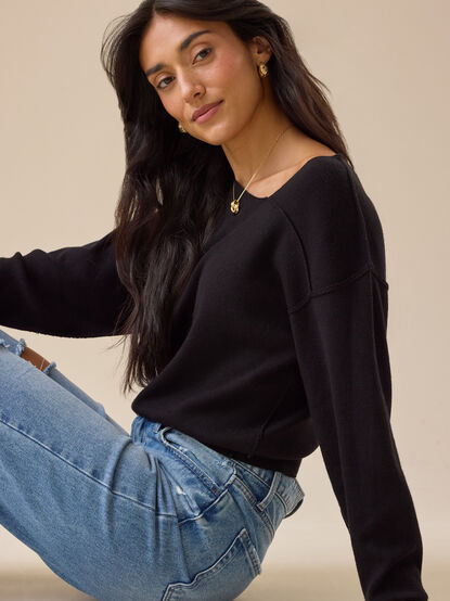Camilla Asymmetrical Sweater - TULLABEE