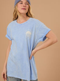 Here Comes The Sun Graphic Tee Detail 3 - TULLABEE