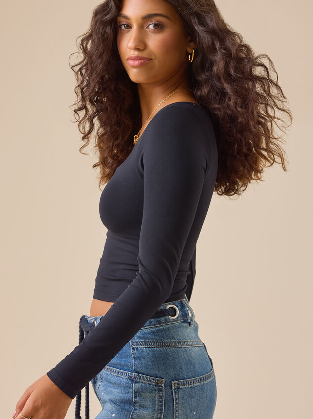 Everyday Seamless Long Sleeve Top Detail 3 - TULLABEE