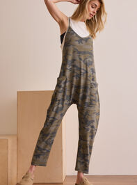 Hang Tough Camo Jumpsuit Detail 4 - TULLABEE