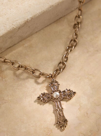 Vintage Cross Pearl Necklace - TULLABEE