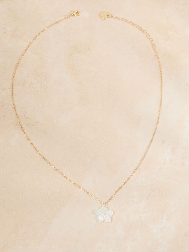 Izzy Dainty Flower Charm Necklace Detail 2 - TULLABEE