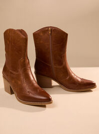Arden Western Booties Detail 3 - TULLABEE