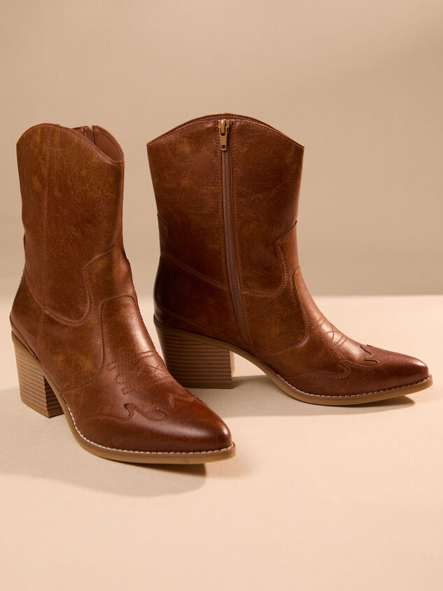 Arden Western Booties Detail 3 - TULLABEE